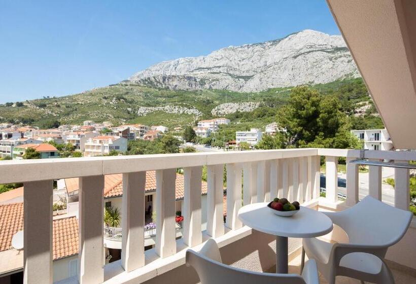 Escritório Estándar, Aparthotel Flora