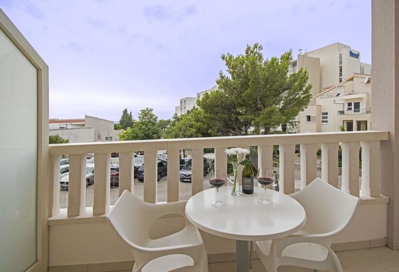 Apartamento 1 Dormitório Vista Mar, Aparthotel Flora