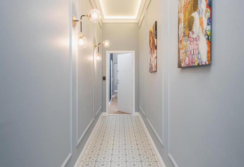 آپارتمان سوپریور 1 خوابه, Art Of Serenity