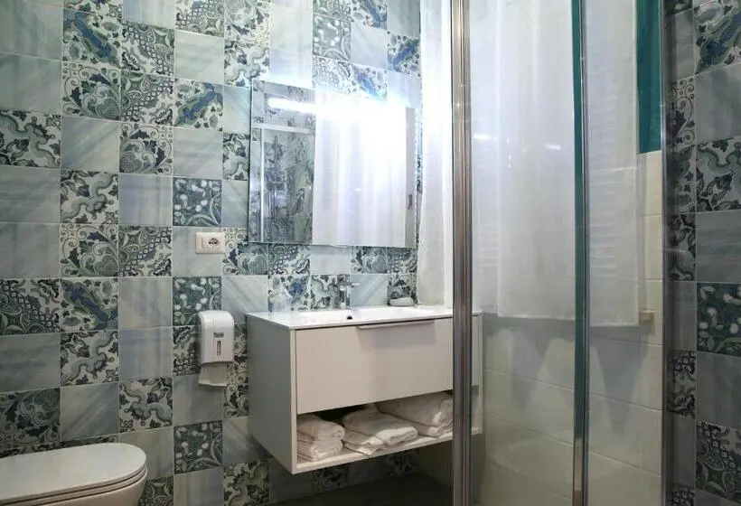 キングサイズベッドのスタンダードルーム, La Casa Di Nonno Giulio