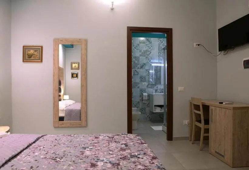 キングサイズベッドのスタンダードルーム, La Casa Di Nonno Giulio