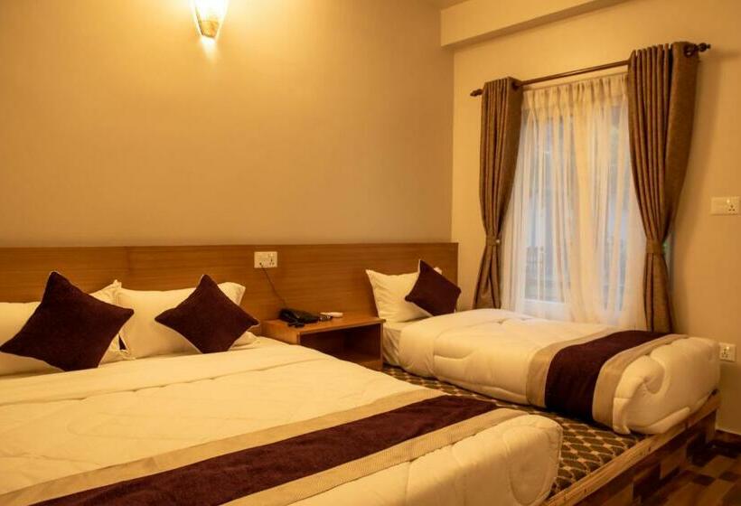 اتاق لوکس, Busy Bee Resort, Pokhara