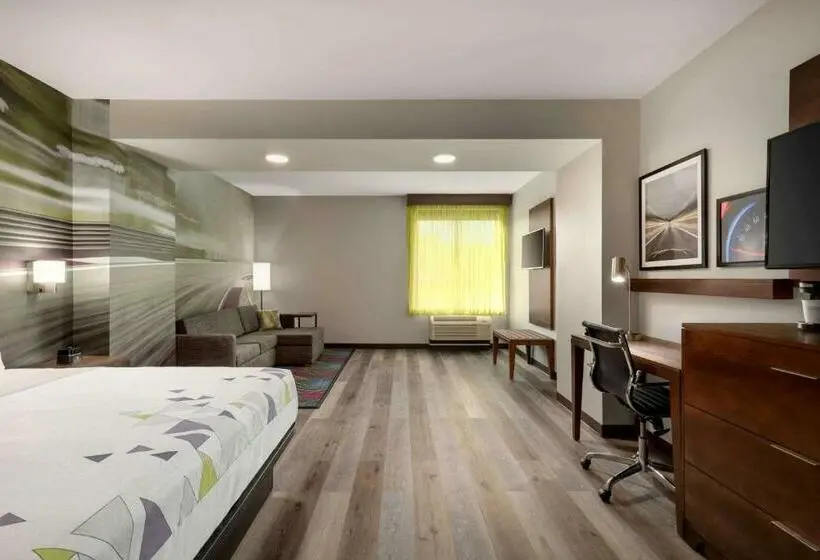 ビジネスルーム, La Quinta Inn & Suites By Wyndham Braselton