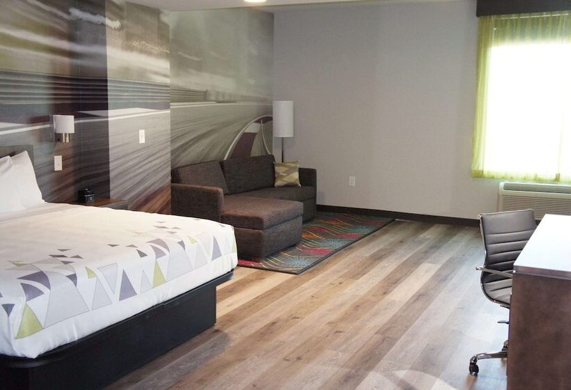 Номер бизнес-класса, La Quinta Inn & Suites By Wyndham Braselton