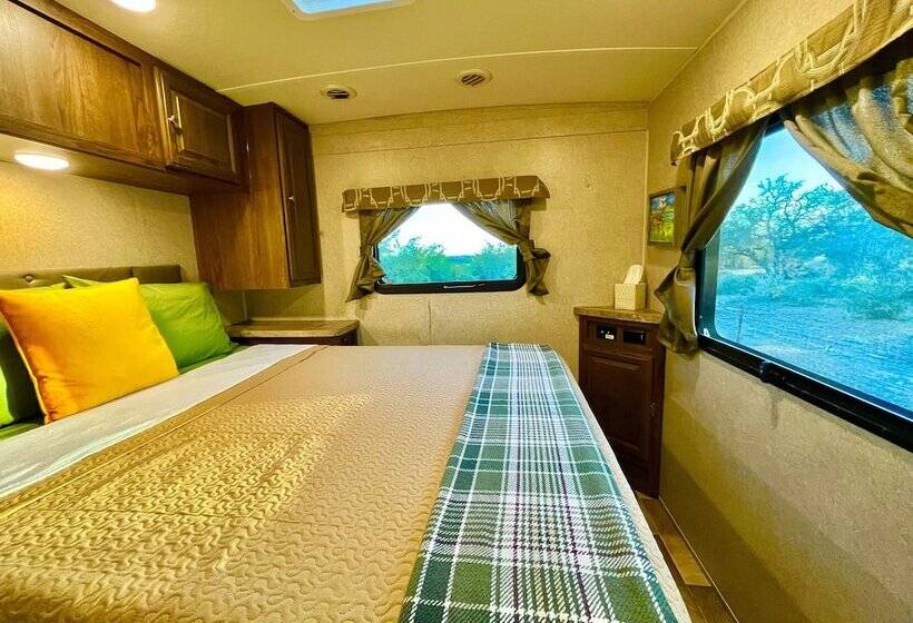 带双人床的基本房间, The Alexander At Creek Road