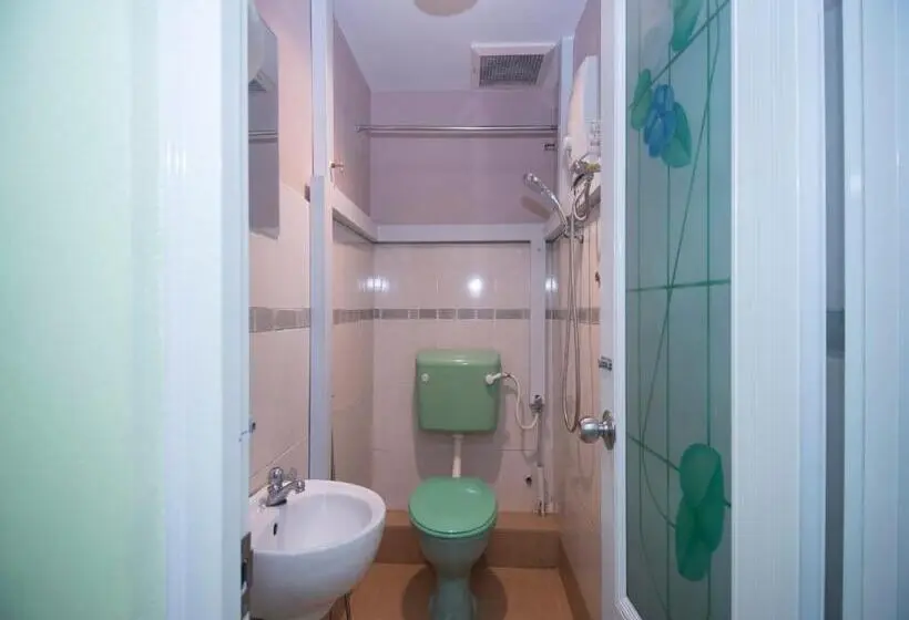 デラックスルーム, Rafik Ali Motel By Oyo Rooms
