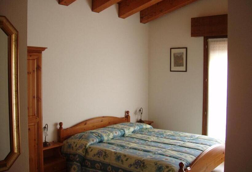 庭の見えるバルコニー月スタンダードルーム, Ai Casali