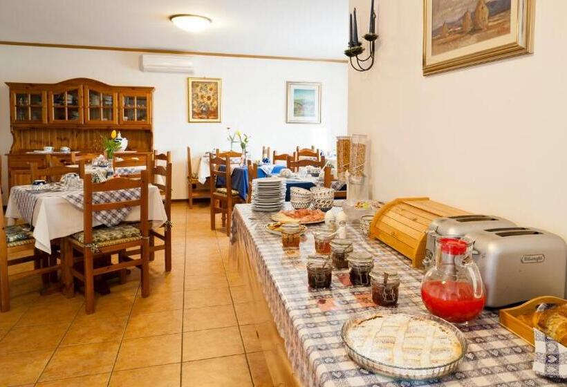 バルコニー付きスタンダードトリプルルーム, Ai Casali