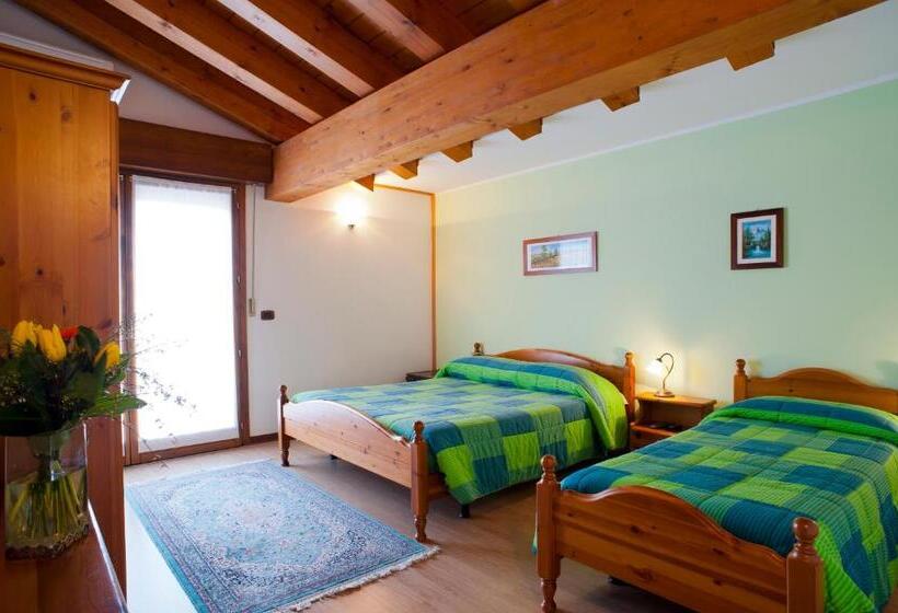 バルコニー付きスタンダードトリプルルーム, Ai Casali