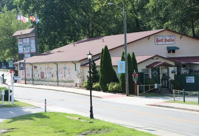 キングサイズベッドのデラックスルーム, Alpine Village Inn