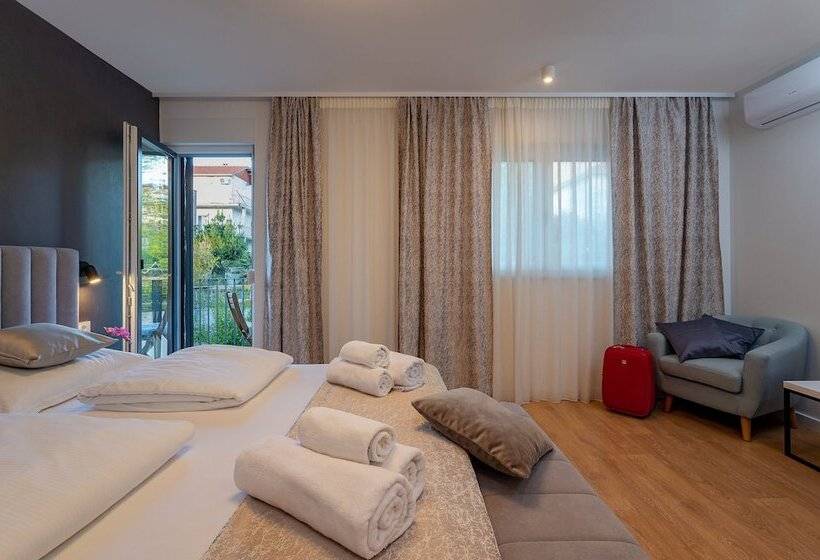 Habitació Deluxe Vista Jardí, Seven Seas Residence