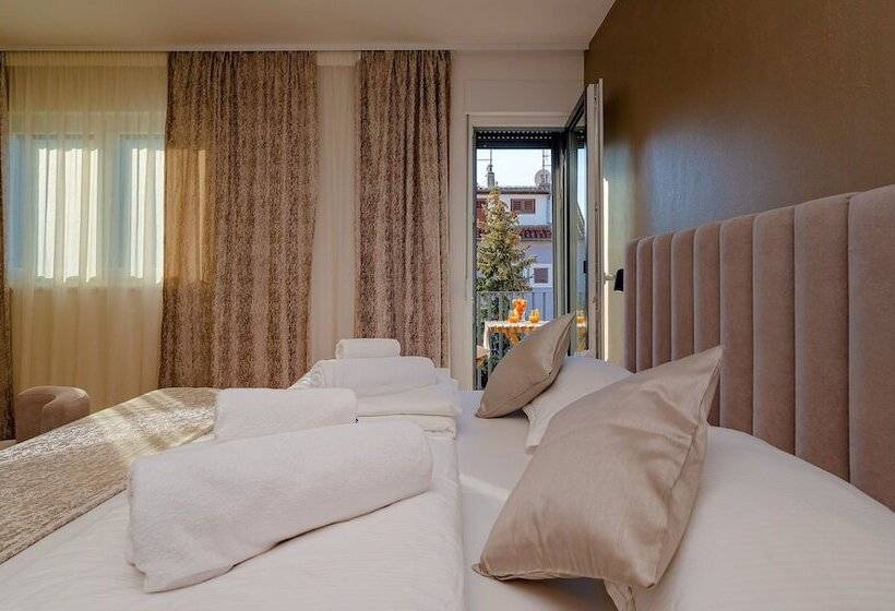 Habitació Deluxe Vista Ciutat, Seven Seas Residence