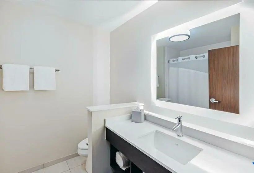 Standard-invahuone, Holiday Inn Express & Suites Purcell, An Ihg