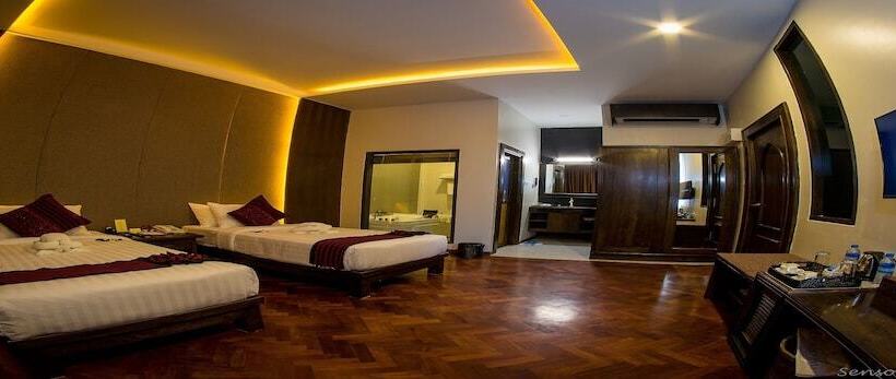 اتاق لوکس, Lustre Bagan Resort