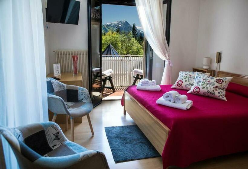 Номер Стандарт Трехместный, Park Oasi