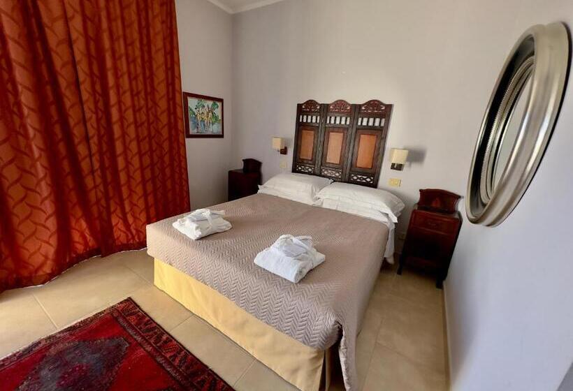 스위트 킹사이즈 침대, Arts Club Boutique Hotel & Spa