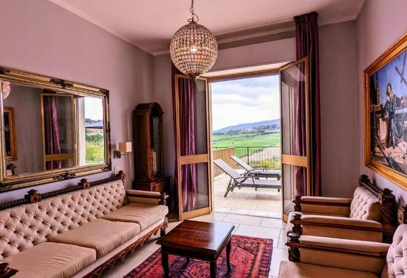 스위트 킹사이즈 침대, Arts Club Boutique Hotel & Spa