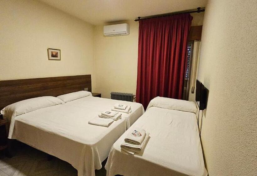 اتاق استاندارد سه نفره, Hostal Restaurante El Cruce