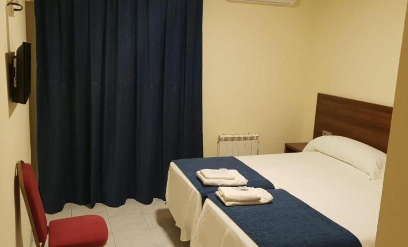 Номер Стандарт Вид на Озеро, Hostal Restaurante El Cruce