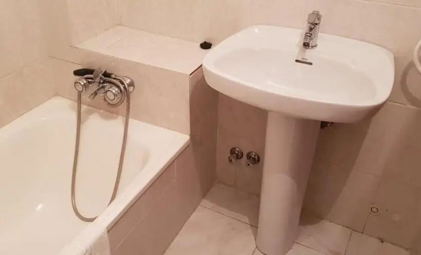 レイクビュースタンダードルーム, Hostal Restaurante El Cruce