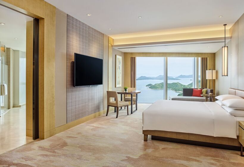 اتاق لوکس با چشمانداز دریا, Hyatt Regency Shenzhen Yantian