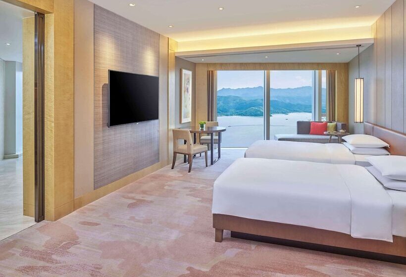 اتاق لوکس با چشمانداز دریا, Hyatt Regency Shenzhen Yantian