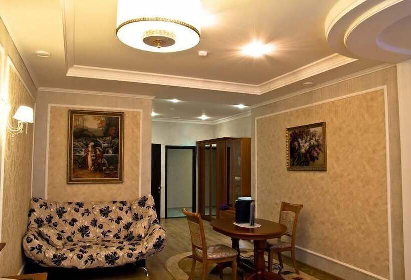 سوییت جونیور, Lazurny Bereg