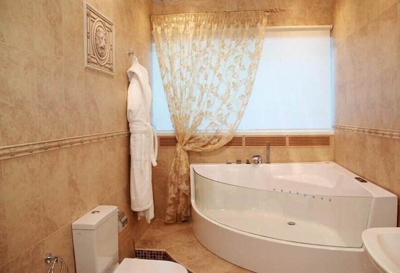 سوییت جونیور, Lazurny Bereg