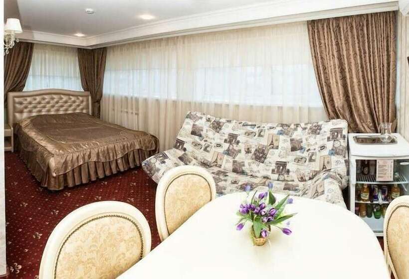 سوییت جونیور, Lazurny Bereg