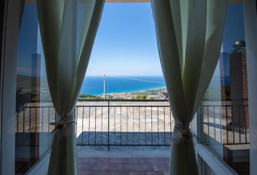 带海景标准四人间, Madonna Della Scala