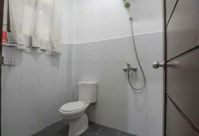 デラックスルーム, Reddoorz Plus Near Cambridge City Square 2