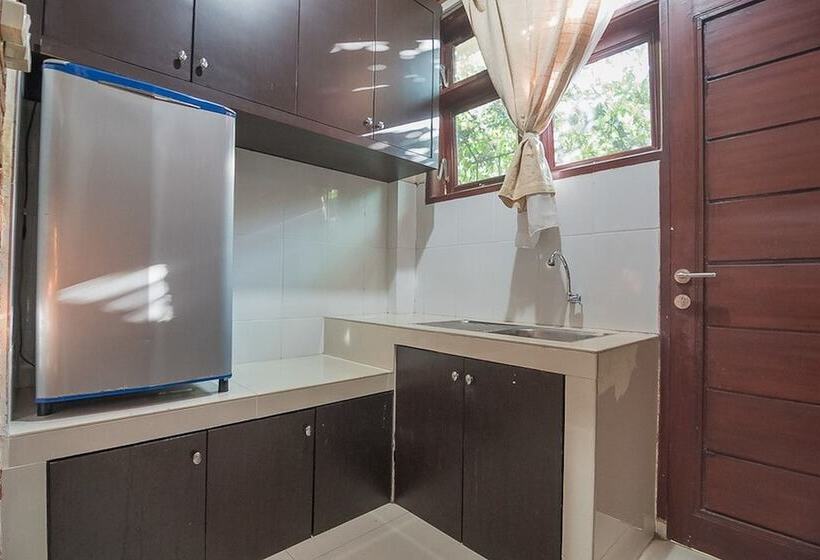 Номер Deluxe, Reddoorz Plus Near Cambridge City Square 2