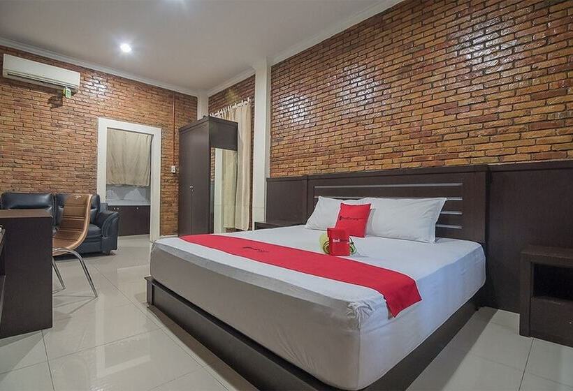 Люкс, Reddoorz Plus Near Cambridge City Square 2