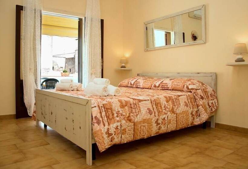 חדר סטנדרט לארבעה, La Corte Dei Mille