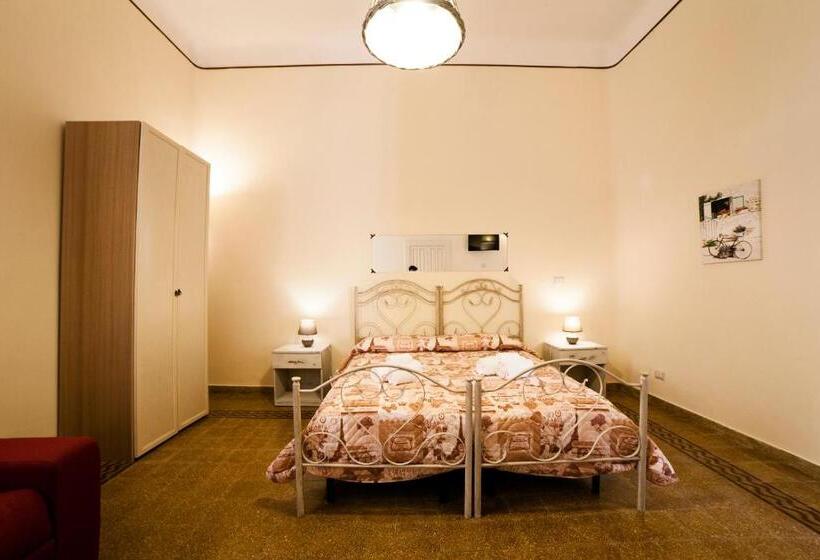 חדר סטנדרט לארבעה, La Corte Dei Mille