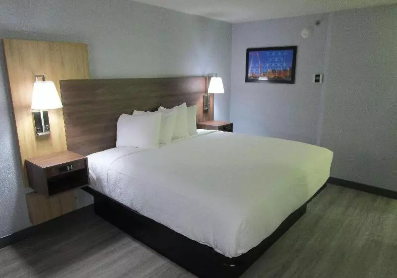 キングサイズベッドのスタンダードルーム, Best Western Plus St. Louis Westwestport