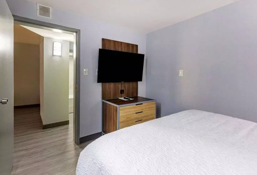 スイート, Best Western Plus St. Louis Westwestport