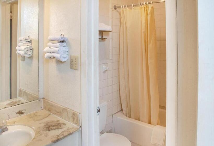 스탠다드 룸 킹사이즈 침대, Rest Inn   Extended Stay, I 40 Airport, Wedding & Event Center