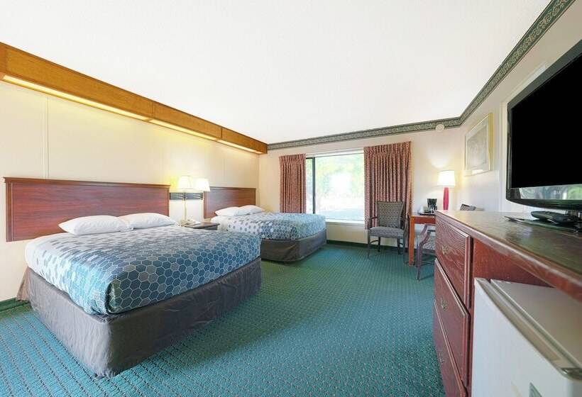 带2个双人床的标准工作室, Broadway Inn Portland Downtown