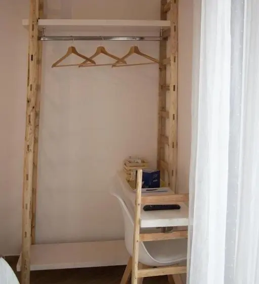 اتاق لوکس با بالکن, La Casa Di Pinocchio