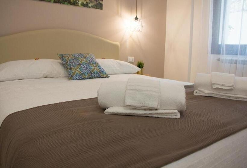 스탠다드 룸 킹사이즈 침대, La Casa Di Pinocchio