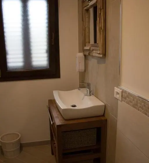 اتاق لوکس خانوادگی, La Casa Di Pinocchio
