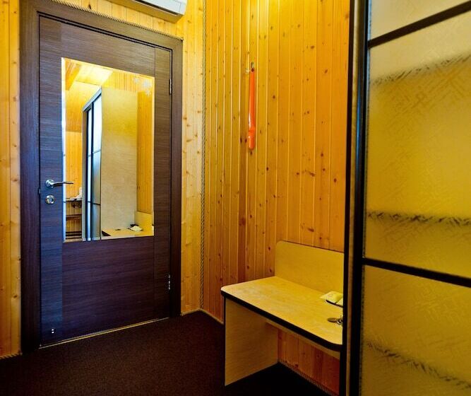 스탠다드 룸, Polina