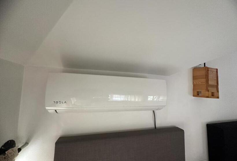 اتاق لوکس چهار تخته, Residence Mahala