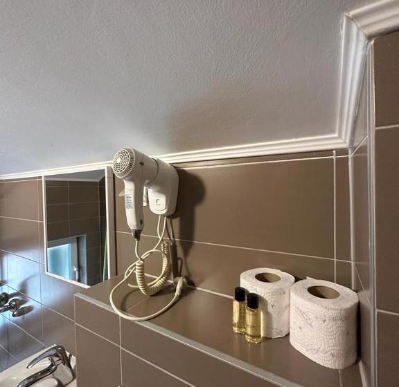 اتاق لوکس چهار تخته, Residence Mahala