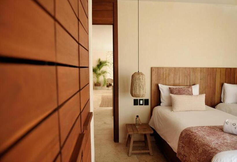 Deluxe Room King Size Bed