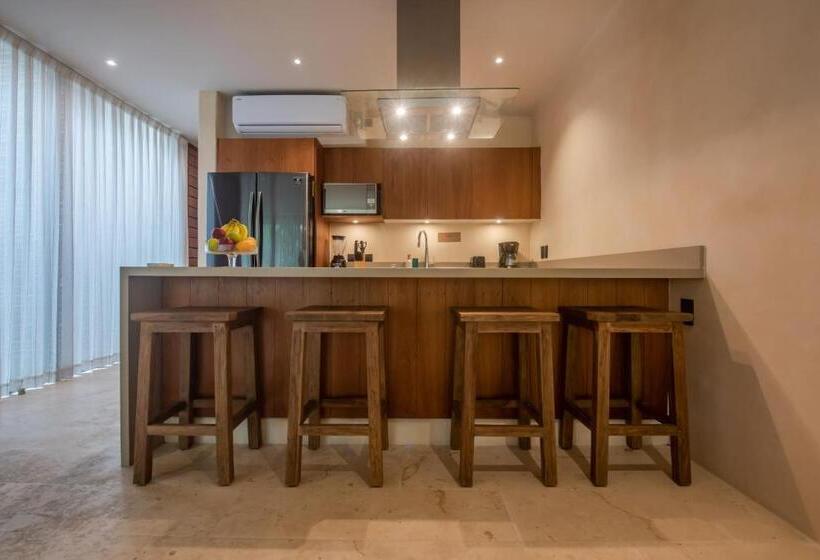 2 Bedroom Deluxe Apartment