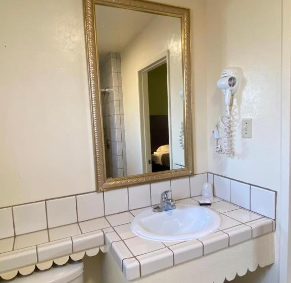 Номер Стандарт, Holiday Motel