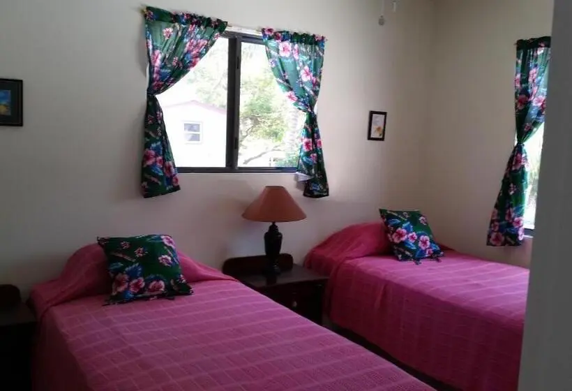 خانه 2 خوابه, Barefoot Beach Belize