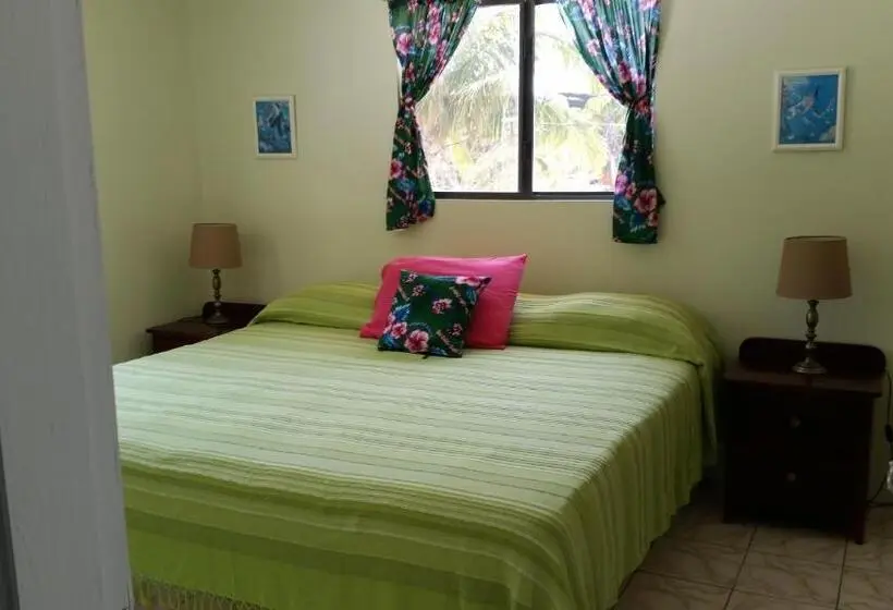 خانه 2 خوابه, Barefoot Beach Belize